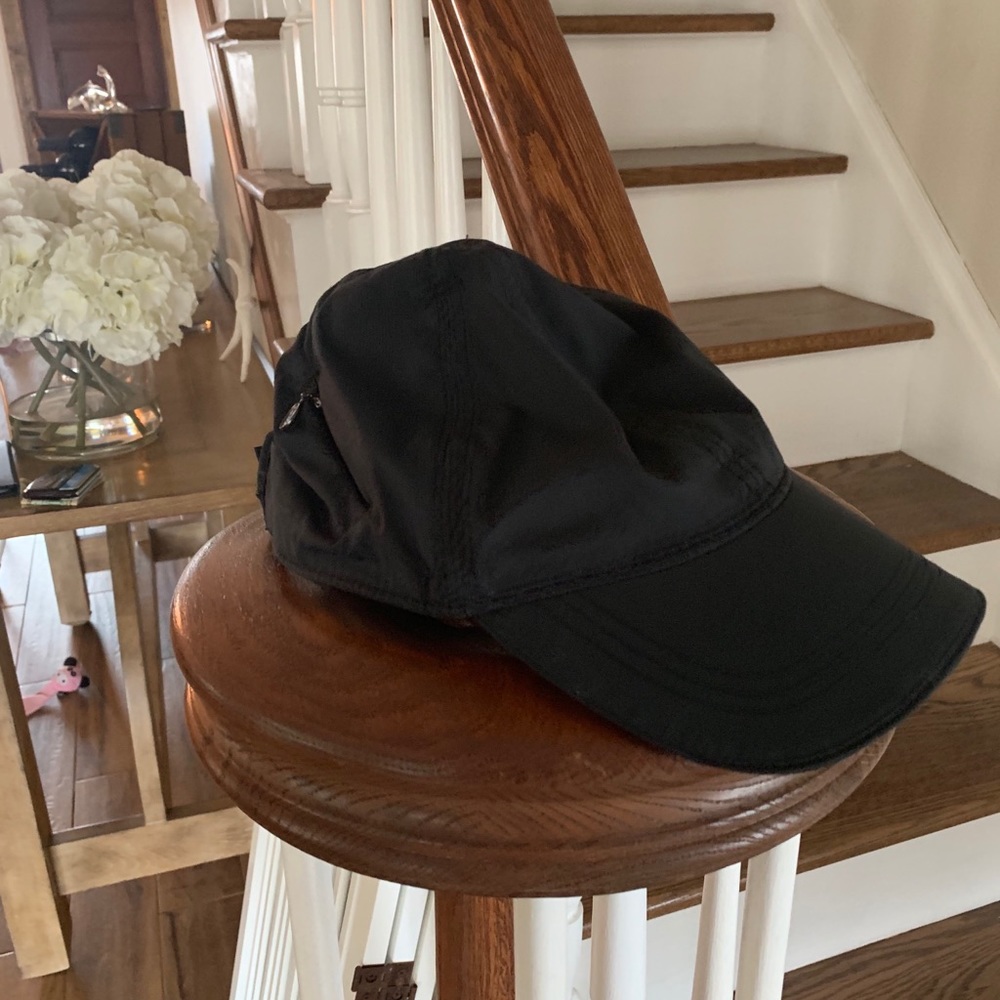 Lululemon cap - Picture 4 of 4